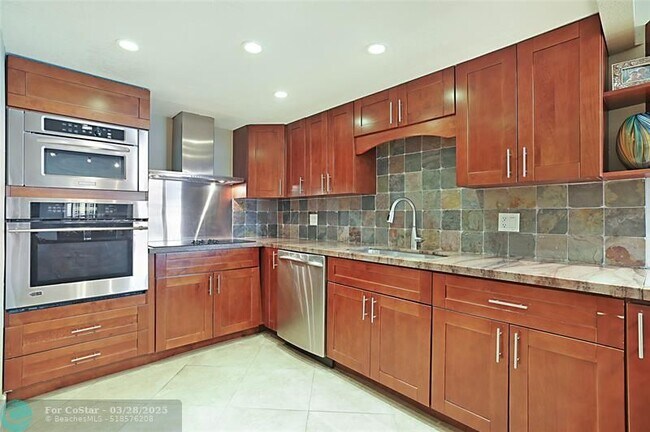 Building Photo - 2800 N Ocean Dr