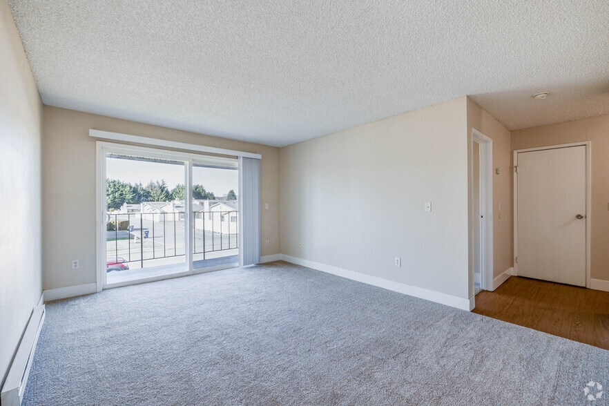 1BR, 1BA - 570SF - Living Room - SUNDANCER APARTMENTS