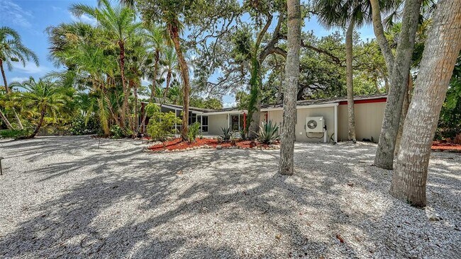 Building Photo - 4830 Higel Ave