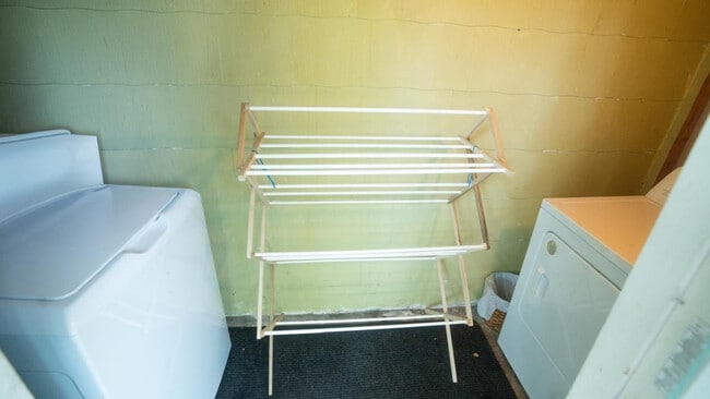 Building Photo - 332 S Swinton Ave