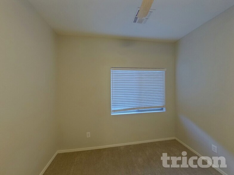 Building Photo - 42756 W Elizabeth Ave