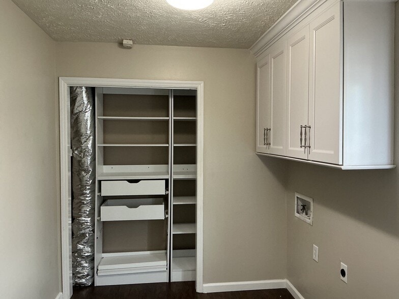 Building Photo - 137 Cheyenne Dr