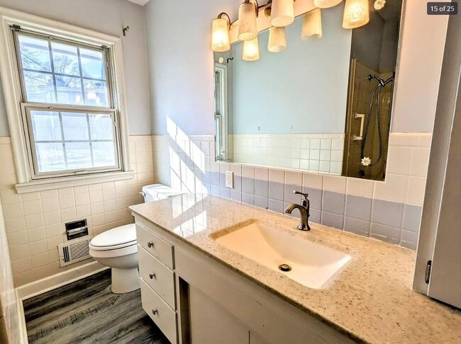 Building Photo - 4016 Clifton Dr