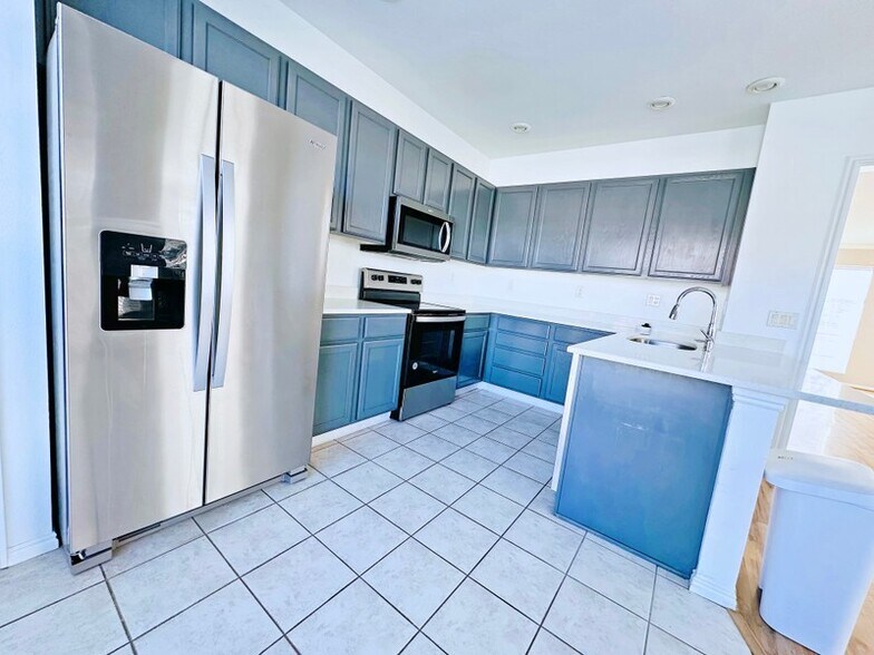 Building Photo - 14131 S Senior Band Rd