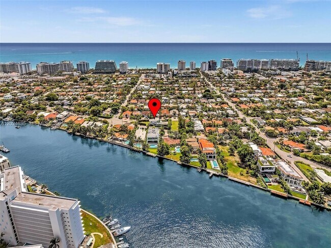 Building Photo - 9257 Bay Dr