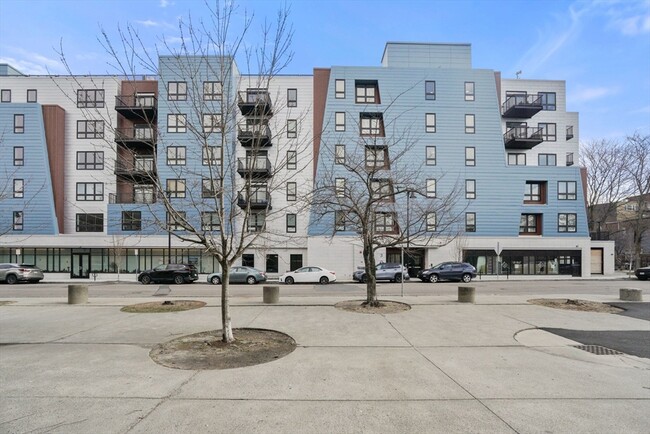 Building Photo - 301 Border St