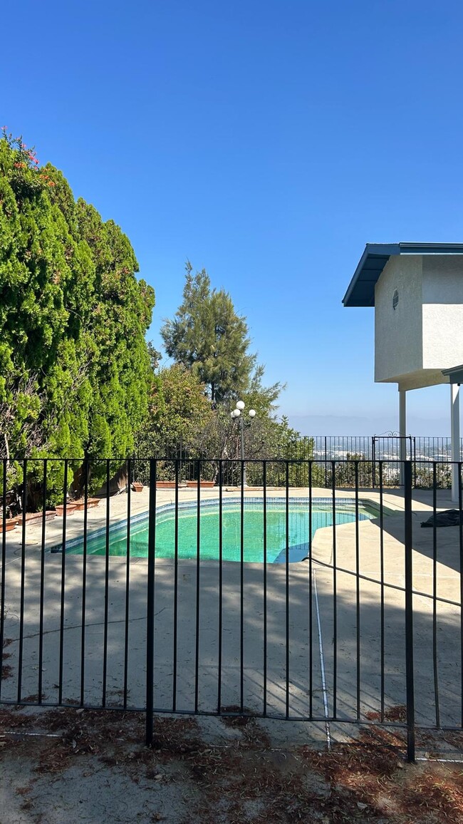 Fully fenced pool area - 5130 Cerrillos Dr