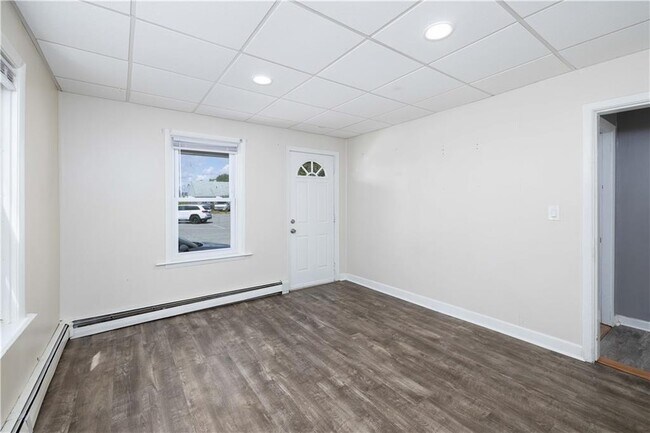 Building Photo - 156 Urban Ave