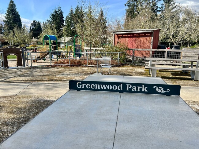 Building Photo - Spacious Greenwood townhouse - Available now!