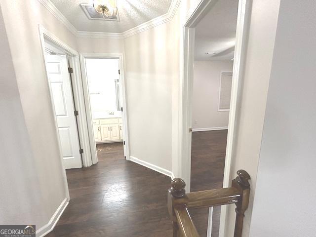 Building Photo - 305 Carriage Chase