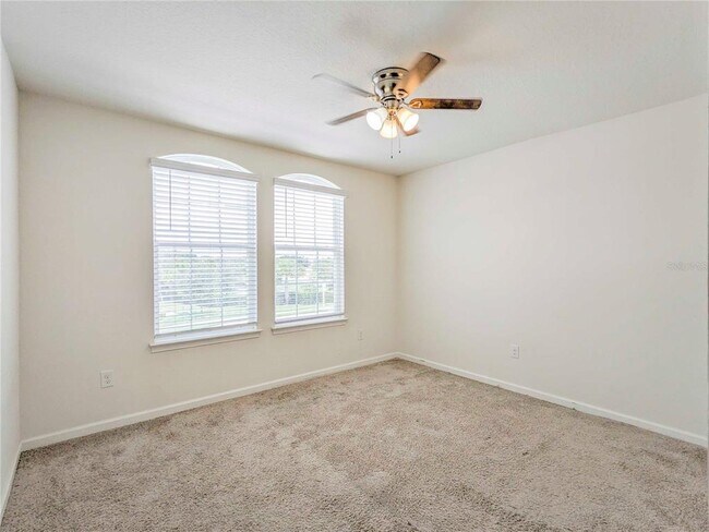 Building Photo - 11670 Rolling Green Dr