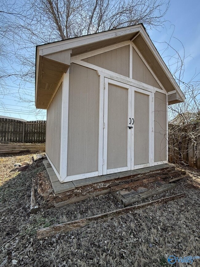 Building Photo - 176 Timber Oak Rd