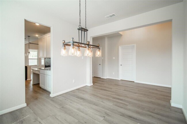 Building Photo - 21449 Kings Guild Ln