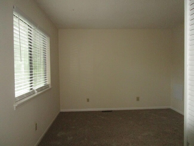 Building Photo - 700 Archdale Dr