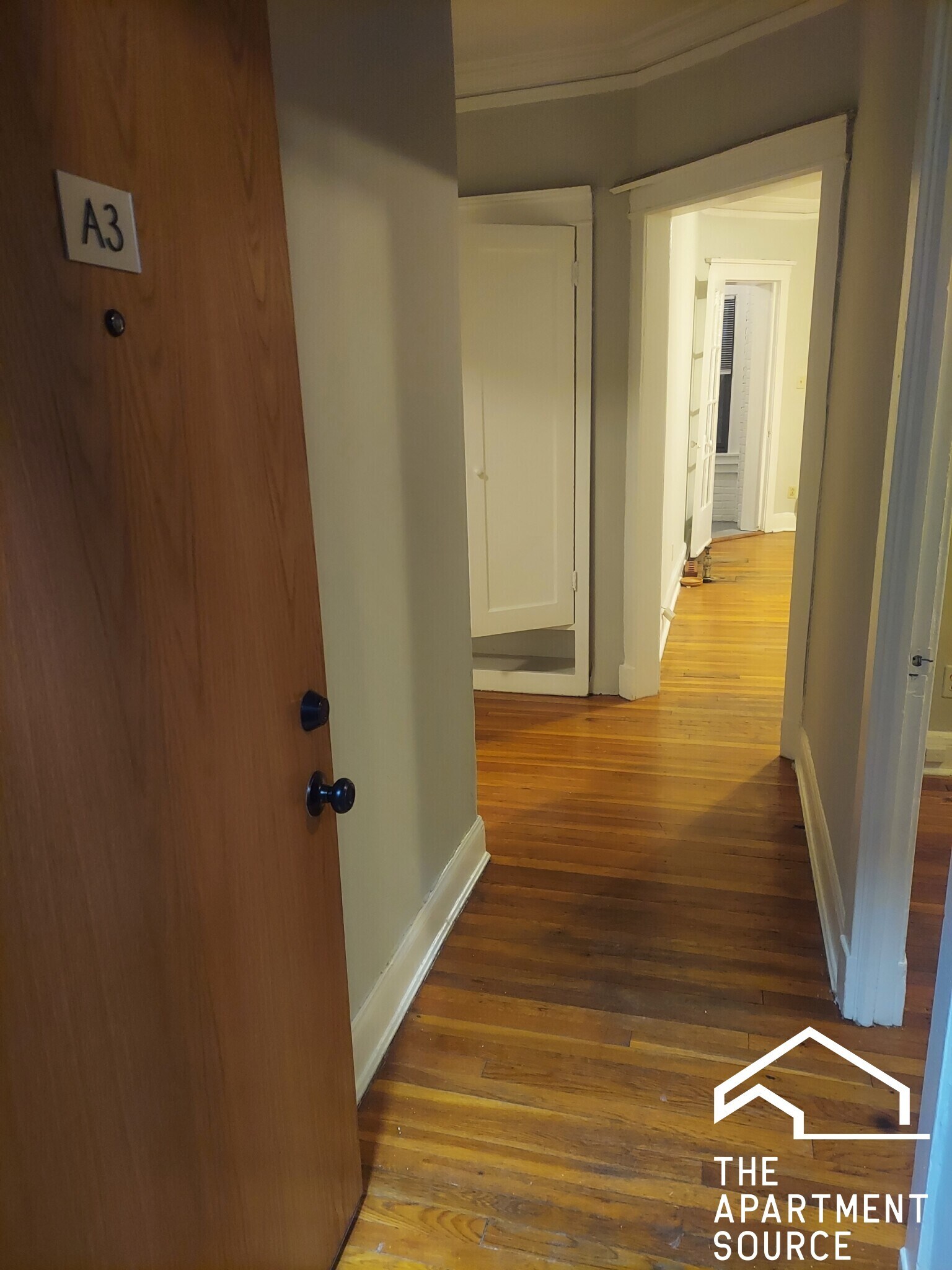 Building Photo - 4421 N Wolcott Ave