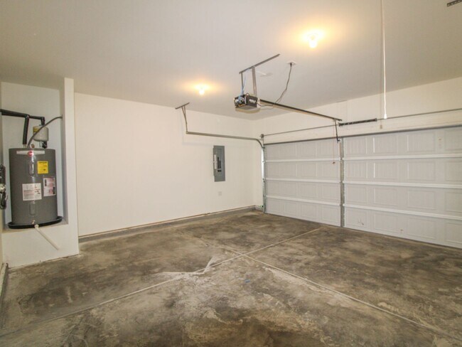 Building Photo - 13791 Hill Place Ln