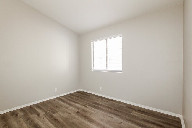 Building Photo - 8631 W Fargo Dr