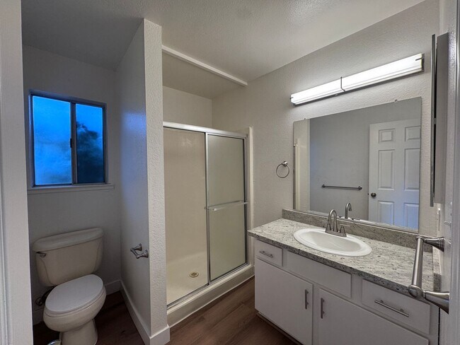 Building Photo - 5950-5952 Merrywood Dr