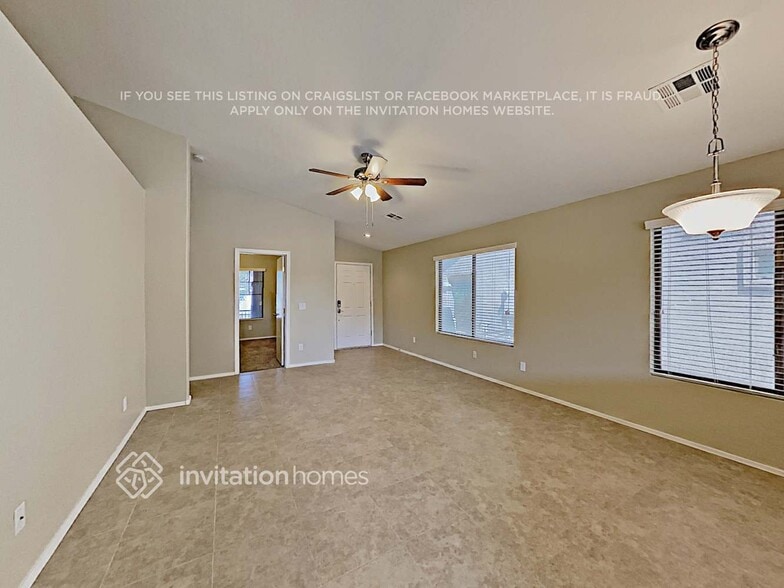 Building Photo - 2677 W Half Moon Cir