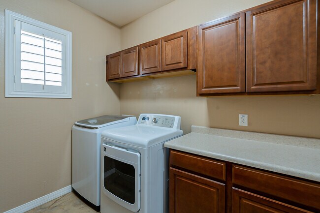 Building Photo - 28315 N Welton Pl