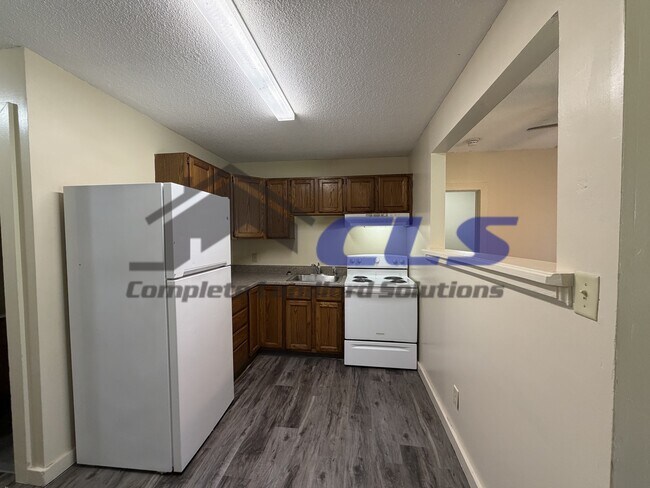 Building Photo - 1362 Chestnut St