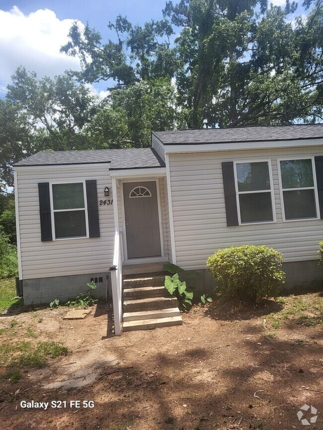 Building Photo - Duplex