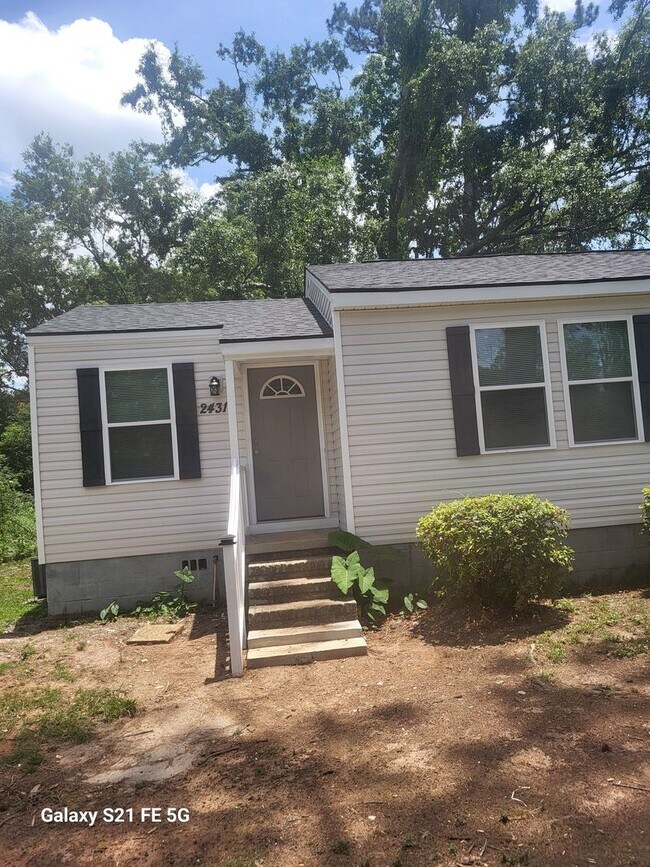Building Photo - Duplex