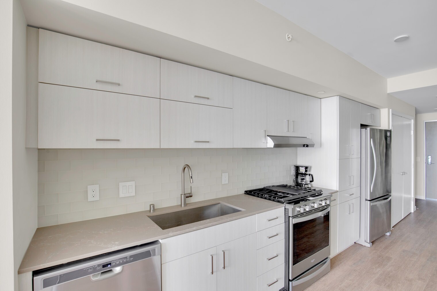 Building Photo - 210 Wall St