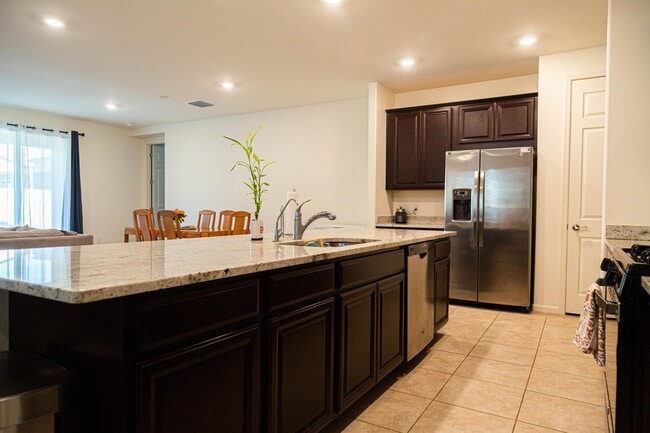 Building Photo - 7387 S Via Plaza del Maya