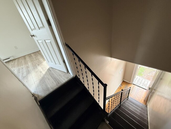 Building Photo - 170 S Hyde Park Ave