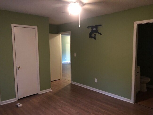 Building Photo - 3265 Sarah Lou Dr