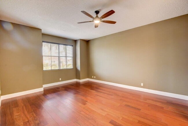 Building Photo - 6669 Cobia Cir