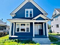 Building Photo - **Coming Soon** 5 Bedroom House Near Gonzaga