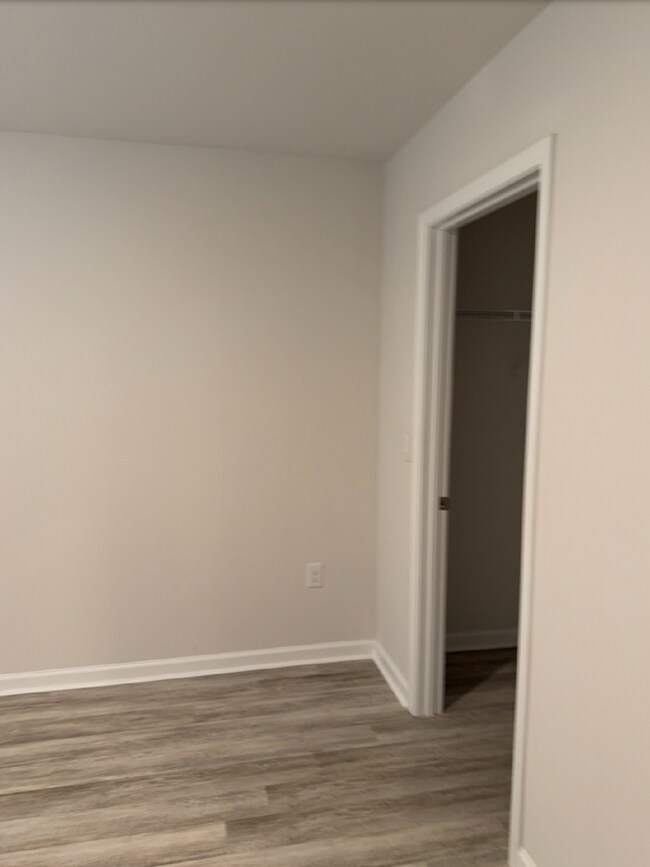 Building Photo - Charming 2-Bed Home in Cantonment - Cozy Retreat!
