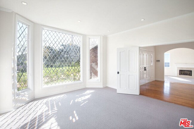 Building Photo - 27437 Winding Way