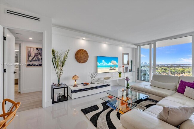Building Photo - 5600 Collins Ave