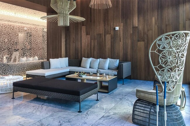 Building Photo - 68 SE 6th St