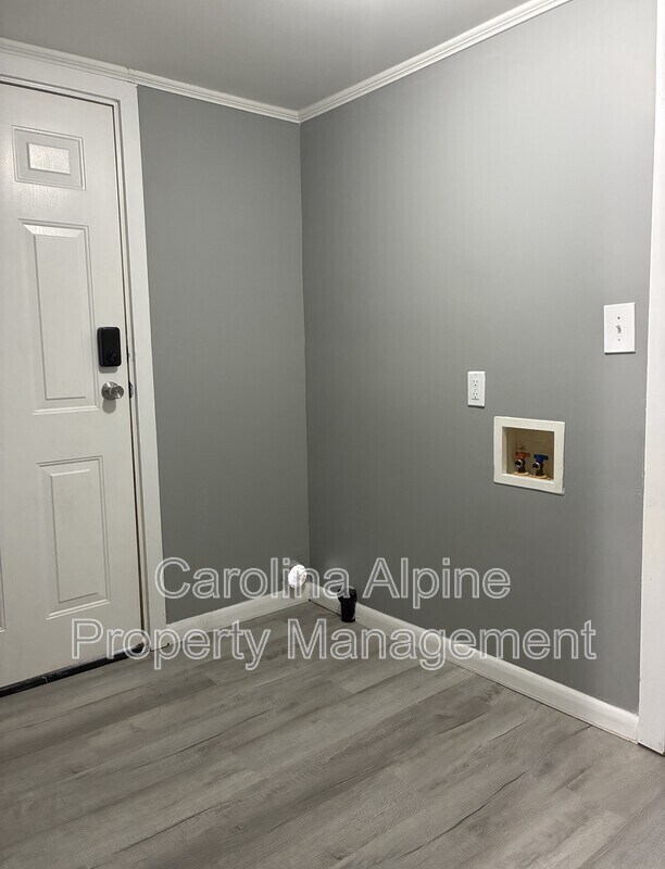 Building Photo - 1021 Dodd St