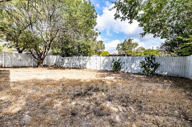 Building Photo - 535 E Ashley Rd