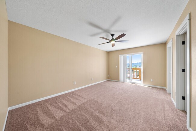 Building Photo - 4725 SE 28th Ave