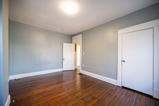 Building Photo - 1006 McAllister Ave