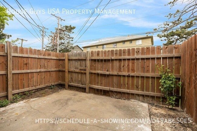 Building Photo - 9426 Reeder Dr