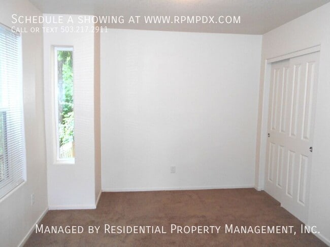 Building Photo - 2095 NE Sheffield Ave