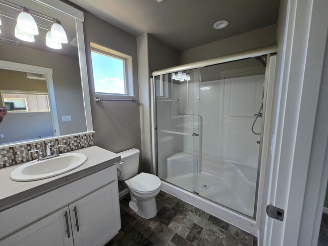 Building Photo - Terrific Orenco Station area 4 BR, 3.5 BA ...