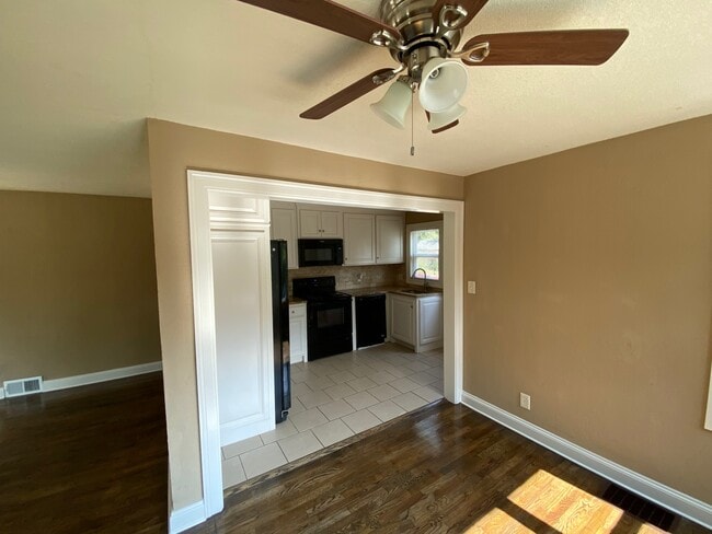 Building Photo - 1429 Grand Ave