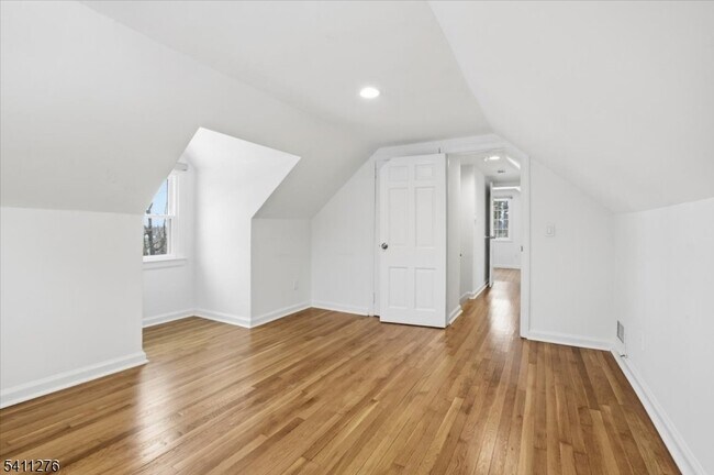 Building Photo - 81 Glen Ave