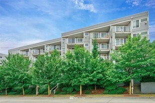 Building Photo - 3318 30th Ave SW