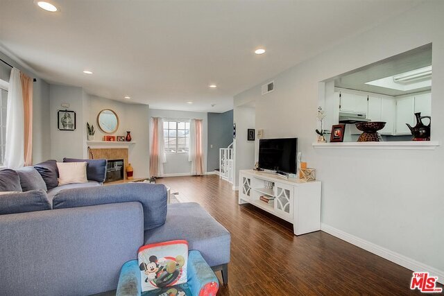 Building Photo - 4843 W 118th St