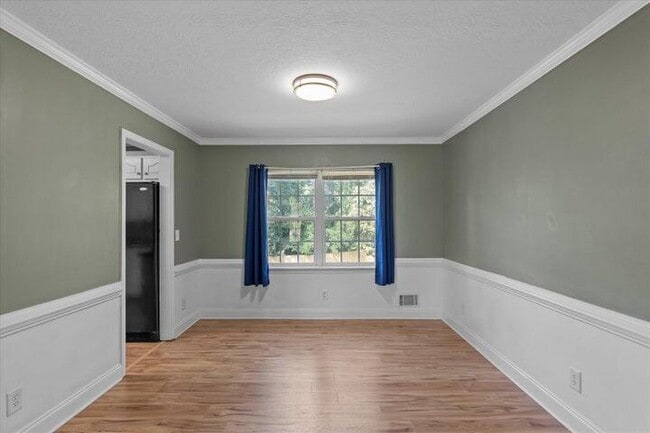 Building Photo - 175 Creekview Cir