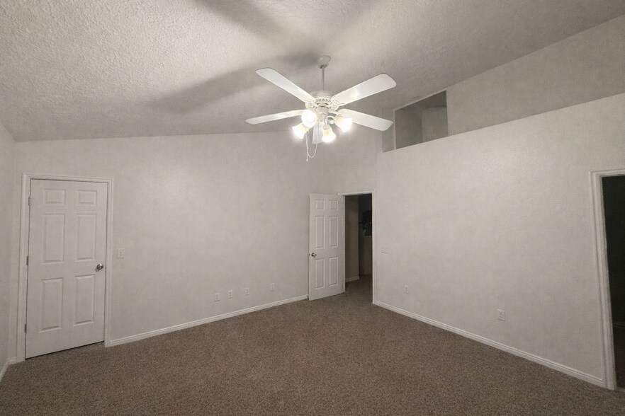 Building Photo - 3860 N Davencourt Loop